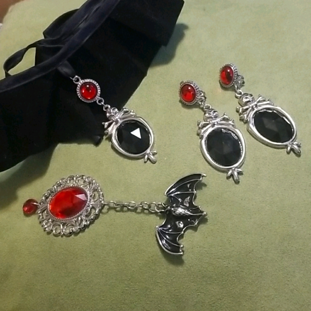 Pirate, Goth or Vampire Queen Costume Jewelry set